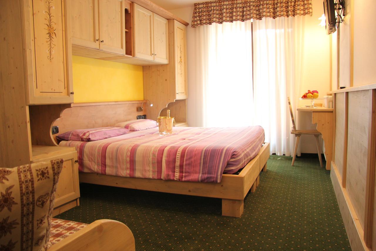 Hotel Lory Pinzolo Zewnętrze zdjęcie